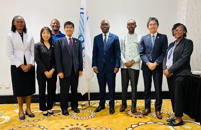 Photo - Participants during the ARIPO meeting, which included Mr. MOROOKA, Director-General, Patent Examination Department (Mechanical Technology), JPO (fourth from left), and Mr. TWEBAZE, Director General, ARIPO (fifth from left)